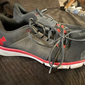 Under Armour mens shoes sz13
